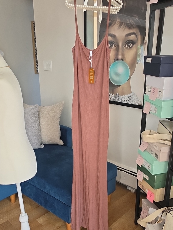 ReoRia Dresses & Skirts - Mauve Ribbed Maxi Dress